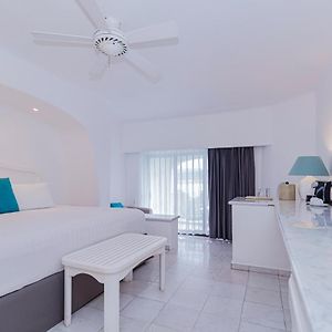 Club Beach King Room